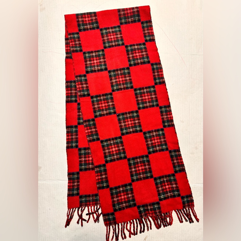 Vintage GAP 100% Wool Red Tartan Check Scarf Fringe Winter Plaid Holiday